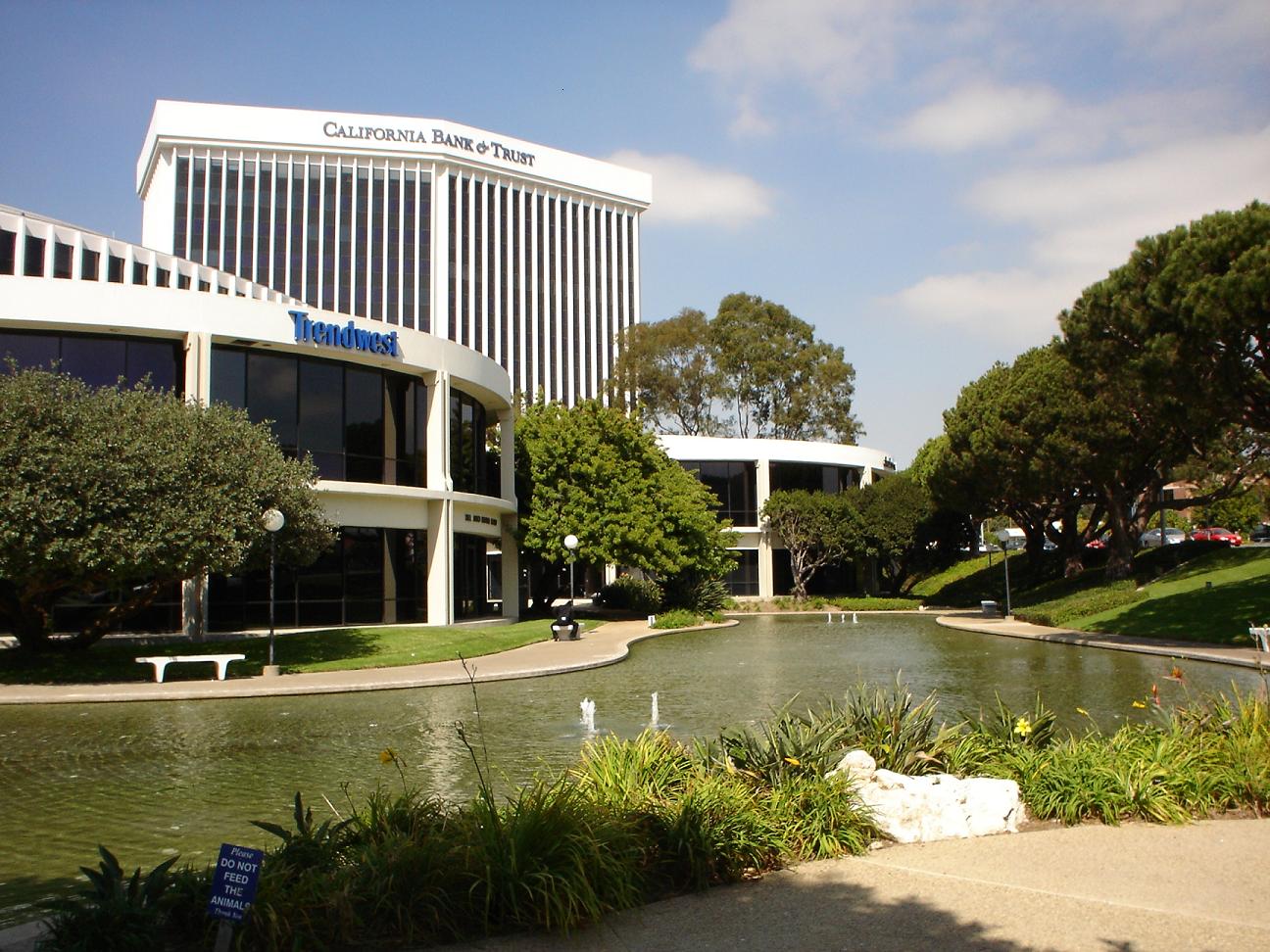 geos_losangeles_school_building